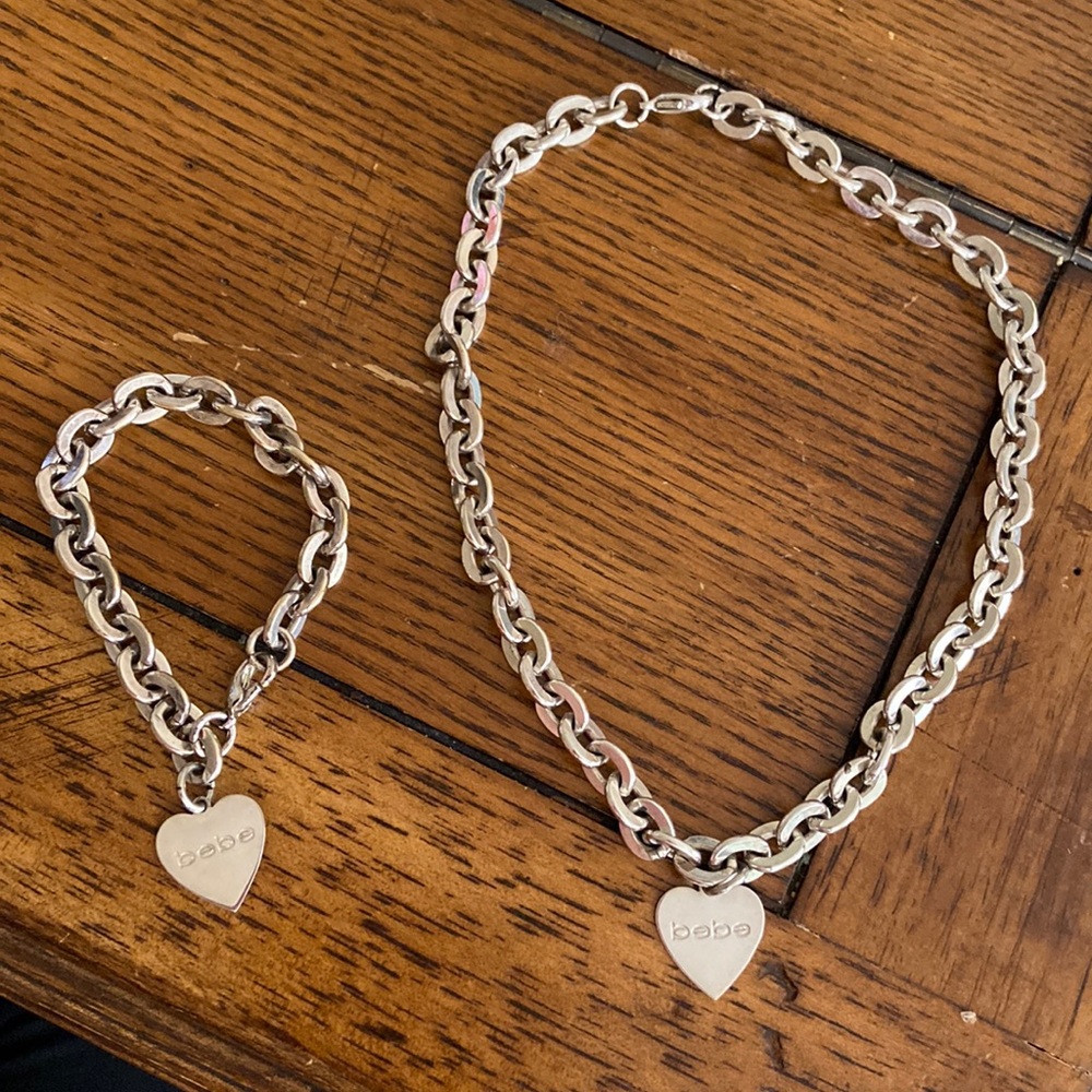 bebe chocker style chain necklace and bracelet